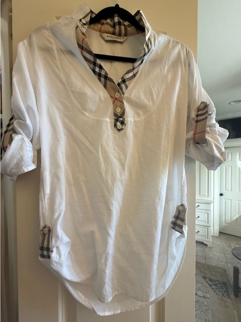 Burberry White Top with Iconic Check Collar